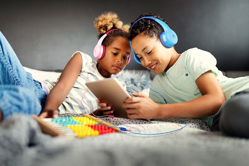 Moto JR300 On-Ear Wireless Kinderkopfhörer rosa